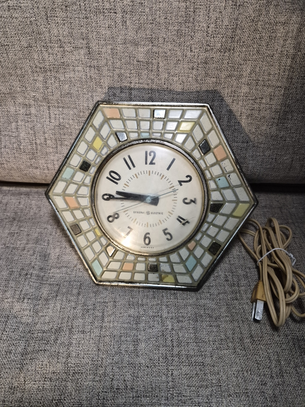1950s Hexagonal Mosaic Wall Clock in Cream and Pastel by General Electric